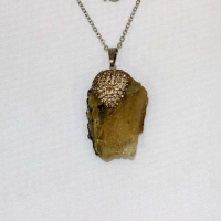 DOĞAL İŞLENMEMİŞ DAMLA KEHRİBAR KOLYE