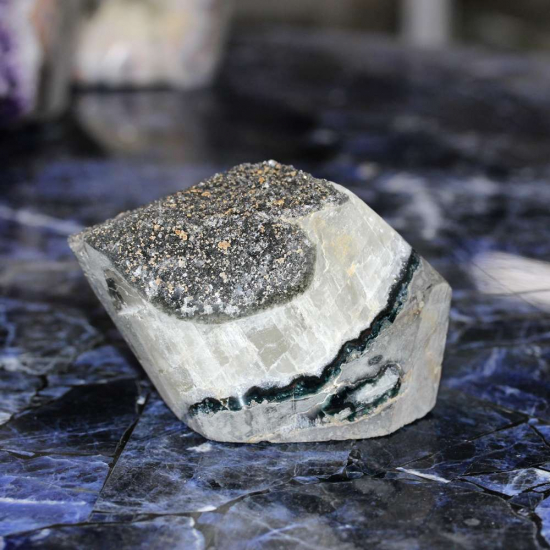 AMETİST KÜTLE TAŞI