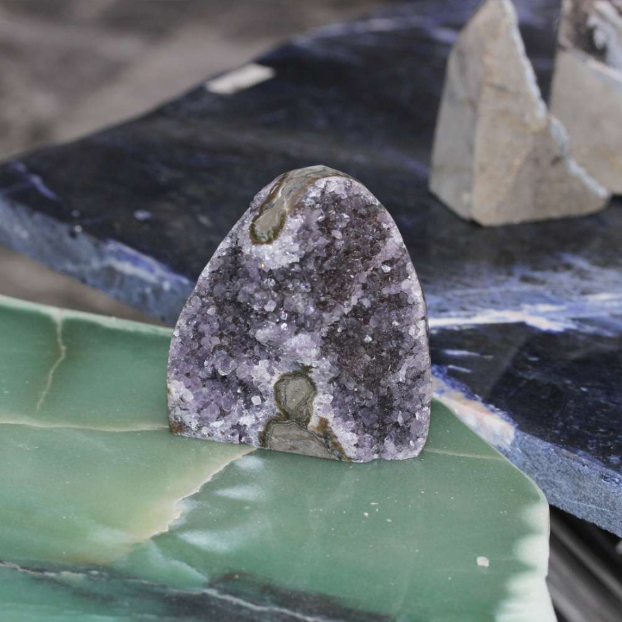 AMETİST KÜTLE TAŞI