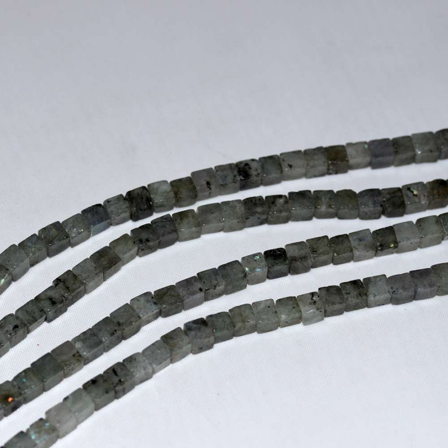 thumbLABRADORİT DOĞAL TAŞ KÜP KESİM