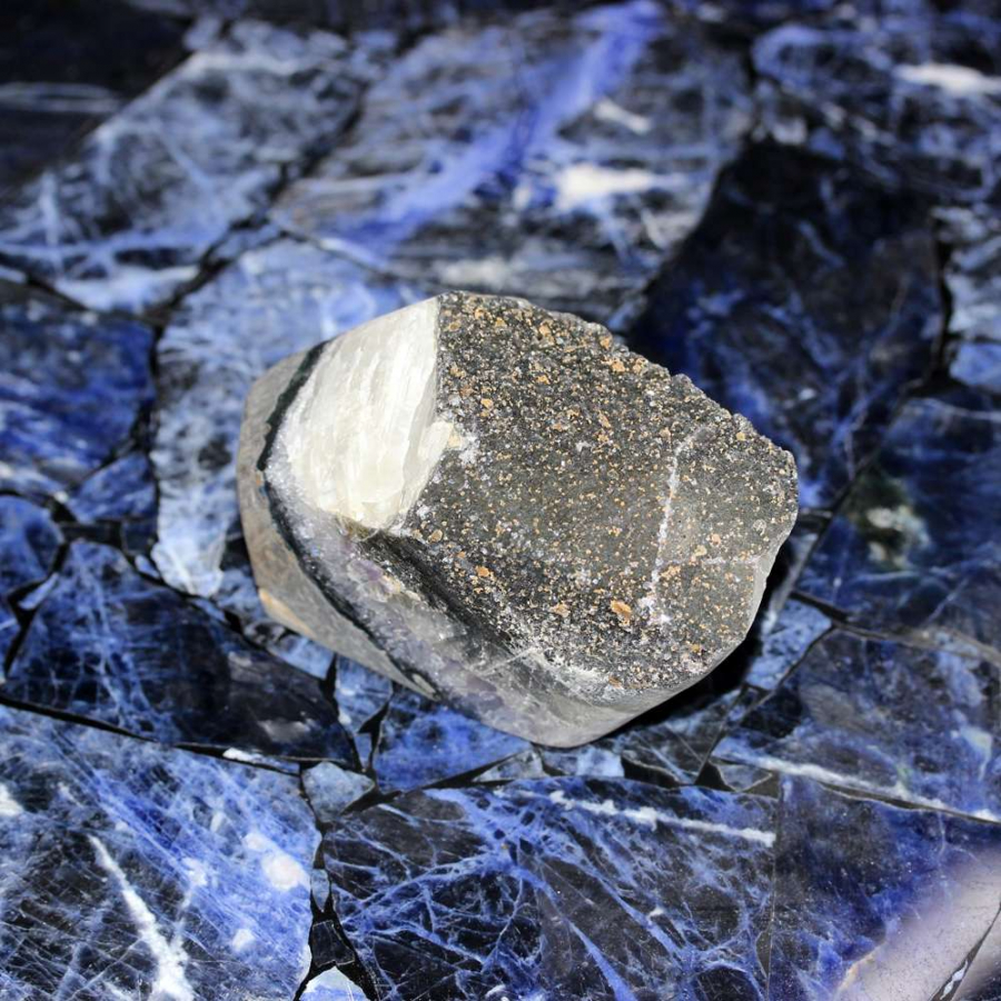 thumbAMETİST KÜTLE TAŞI